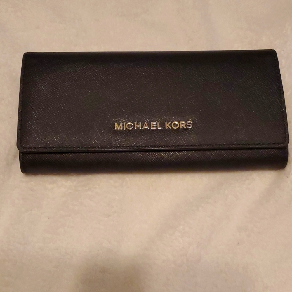 Michael kors wallet